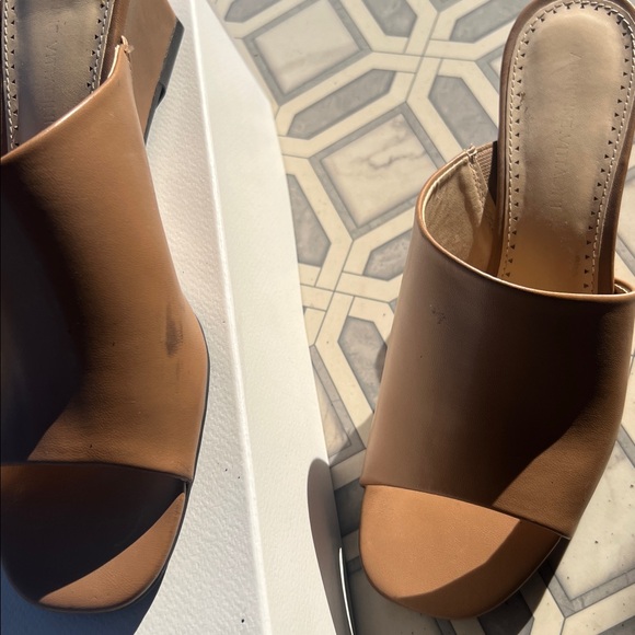 Elegant Tan Wedge Sandals - Picture 4 of 4